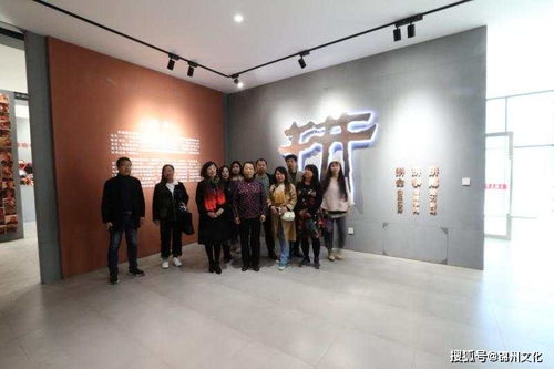 錦州市文聯(lián)組織文藝志愿者赴北鎮(zhèn)采風(fēng)創(chuàng)作，推動文化藝術(shù)交流